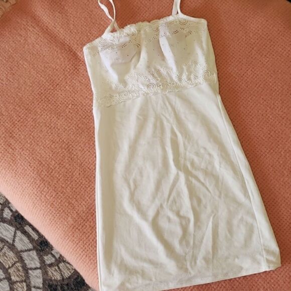 FLEXEES By MAIDENFORM White Eyelet Lace Underwire Shape-Wear Full Slip Dress - Picture 3 of 8